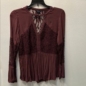 American Eagle Outfitters Red and Black Pleated Lace Blouse